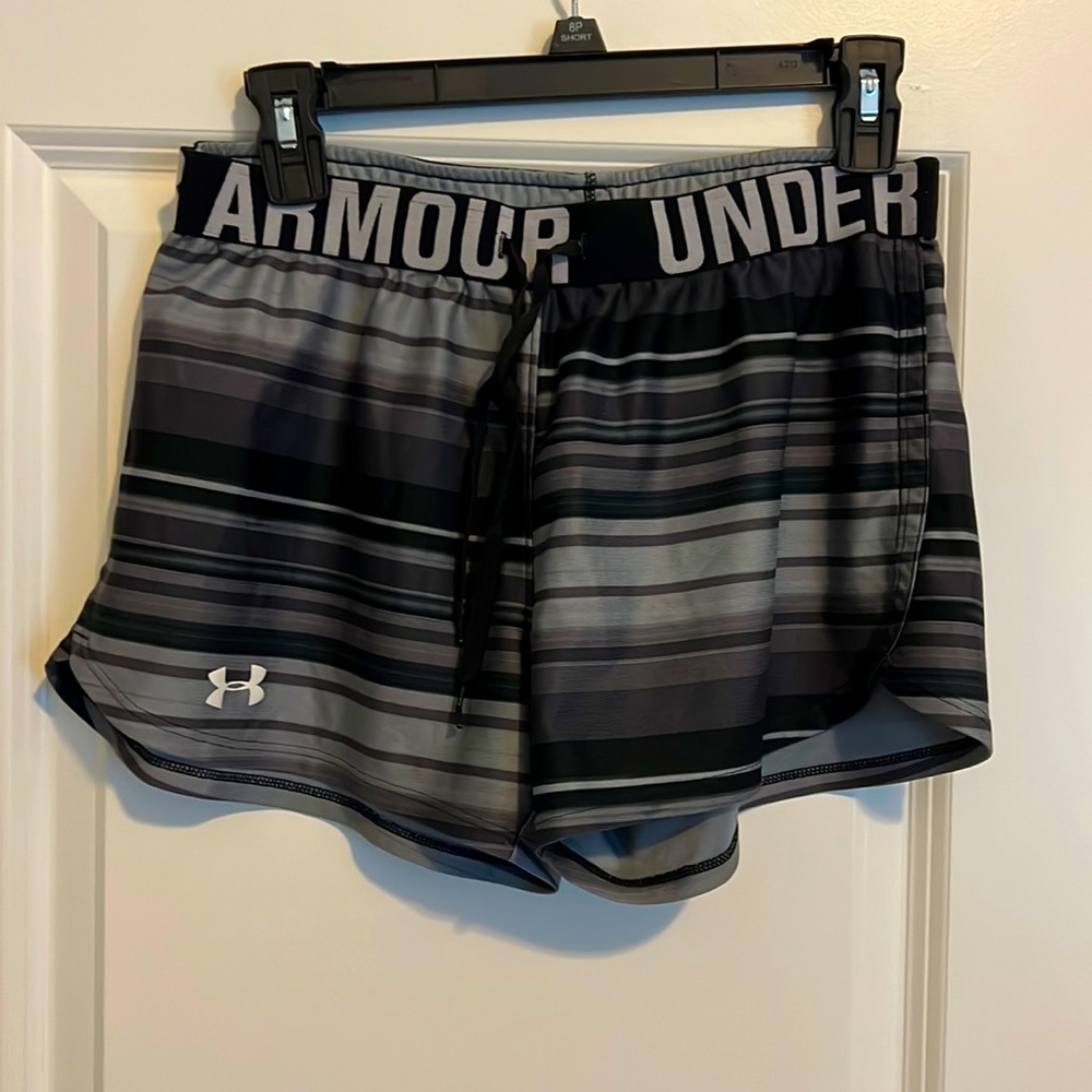 Under Armour shorts XSmall black gray
